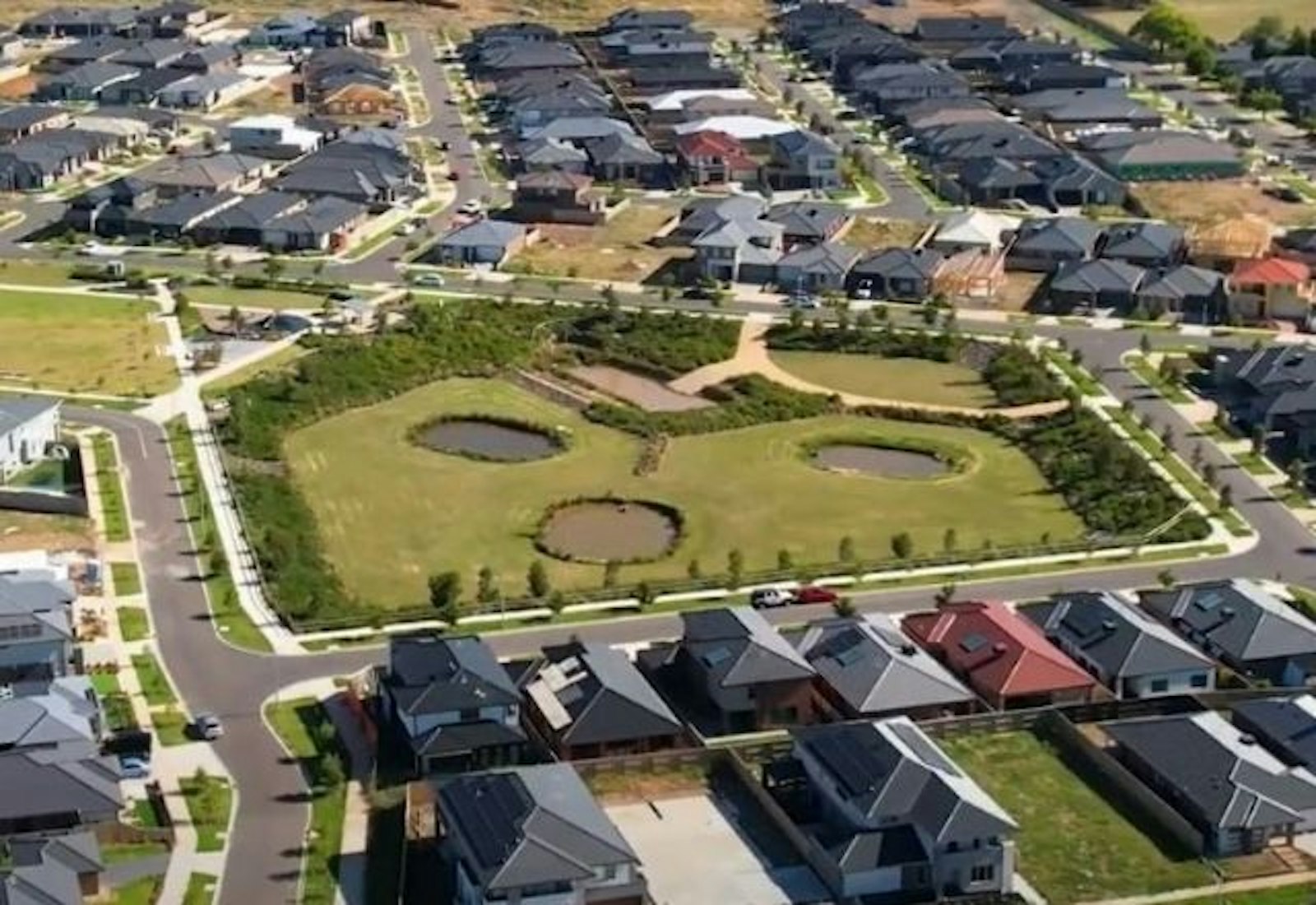 4517 Riverwalk WERRIBEE, VIC 3030-1