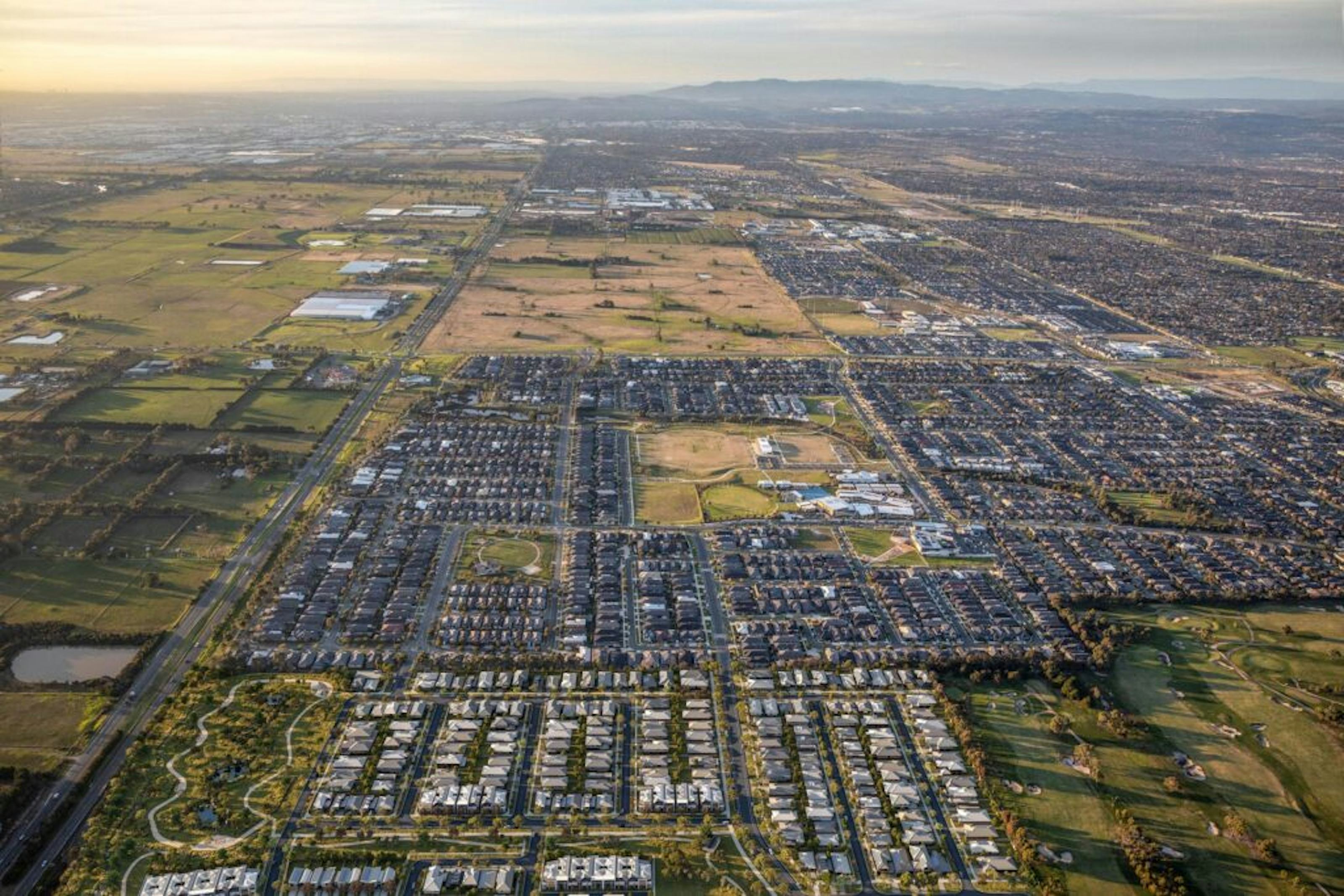 422 17 Hearth Street Cranbourne West, VIC 3977-1