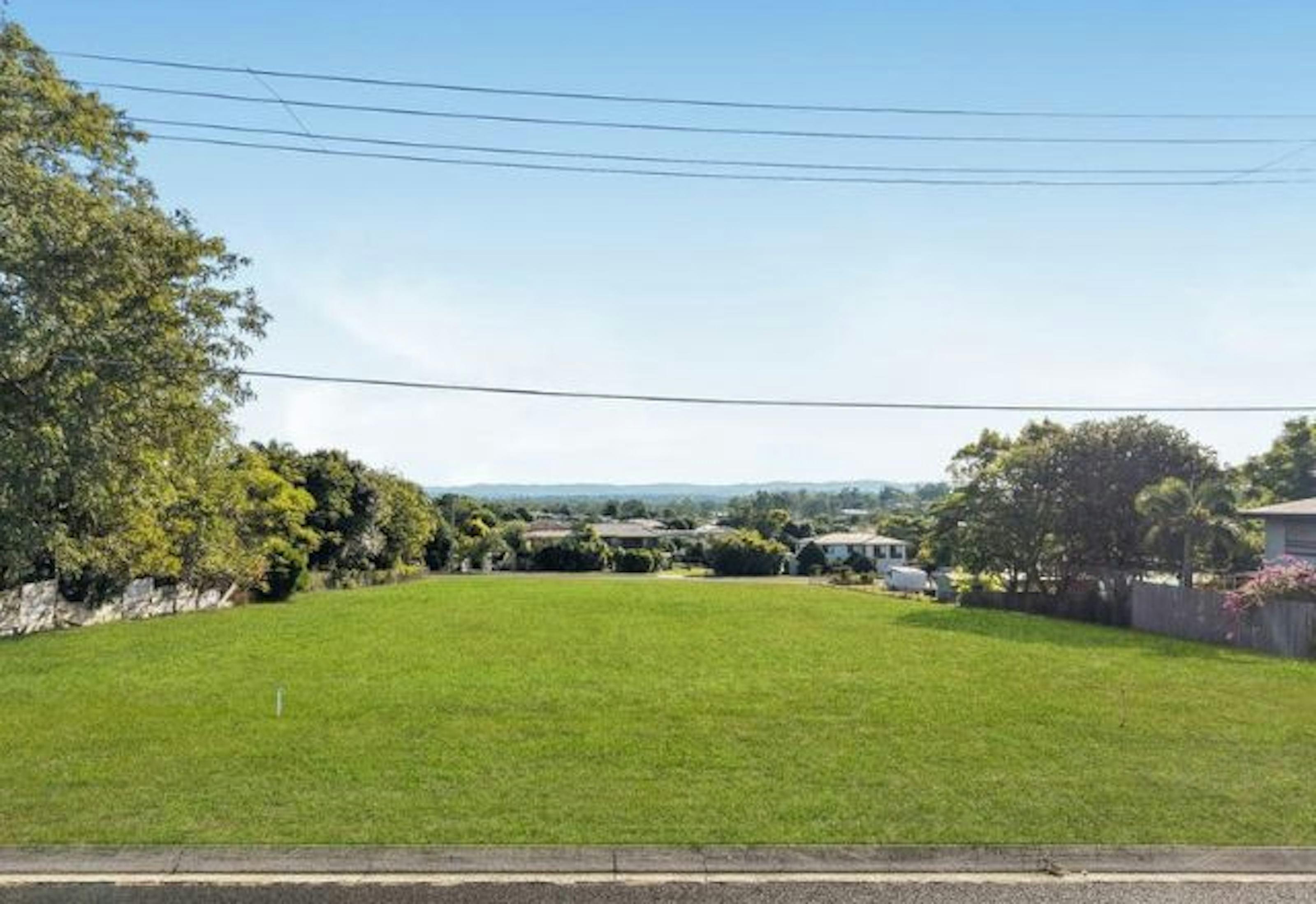 1 13-15 Rose St. YAMANTO, QLD 4305-2