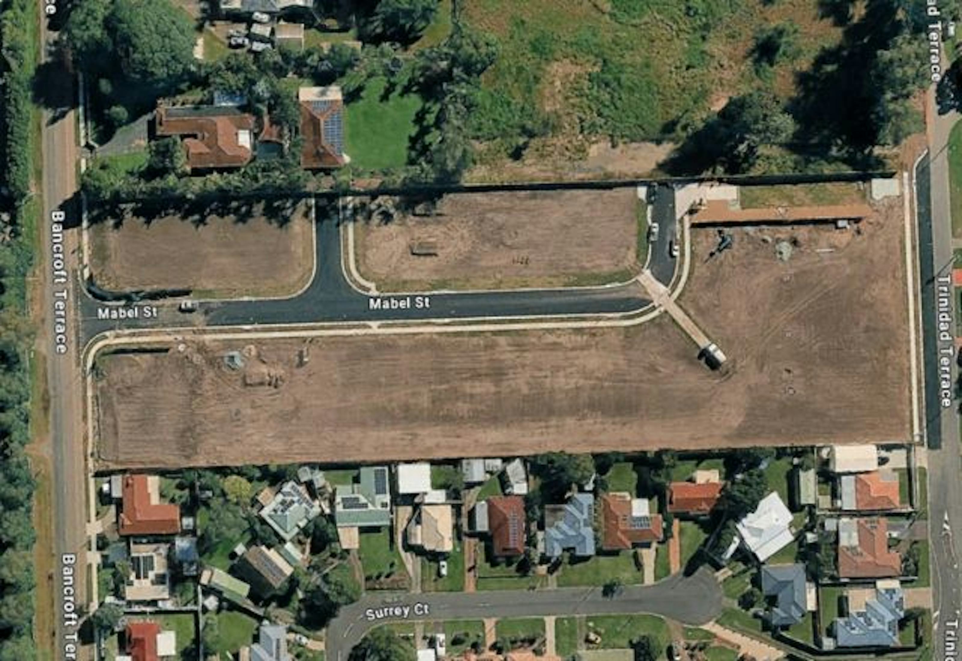 6 New Rd. DECEPTION BAY, QLD 4508-8