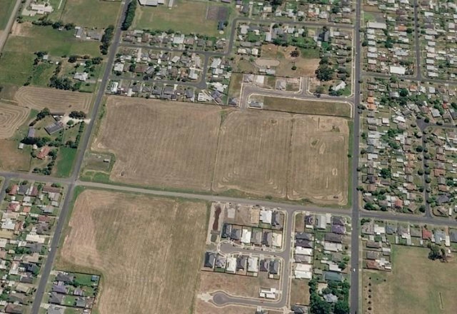 8 May St COLAC, VIC 3250-8