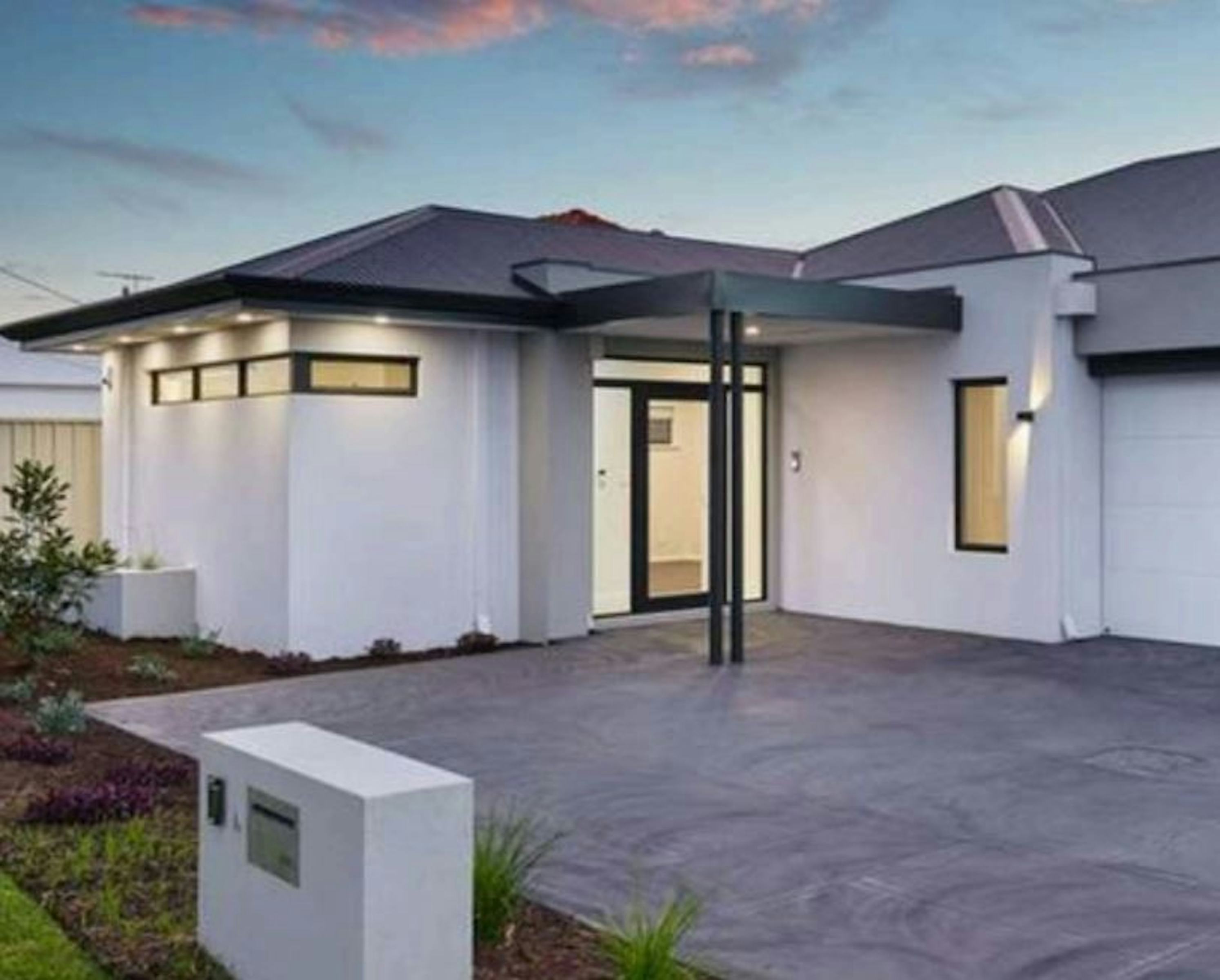 103 Saitama Way Champion Lakes, WA 6111