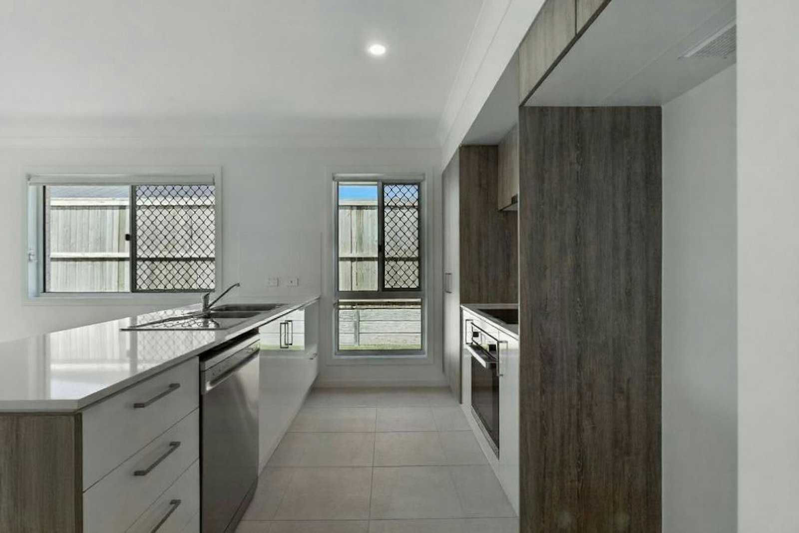 13 Dolphin Waters Estate BURRUM HEADS, QLD 4659-8