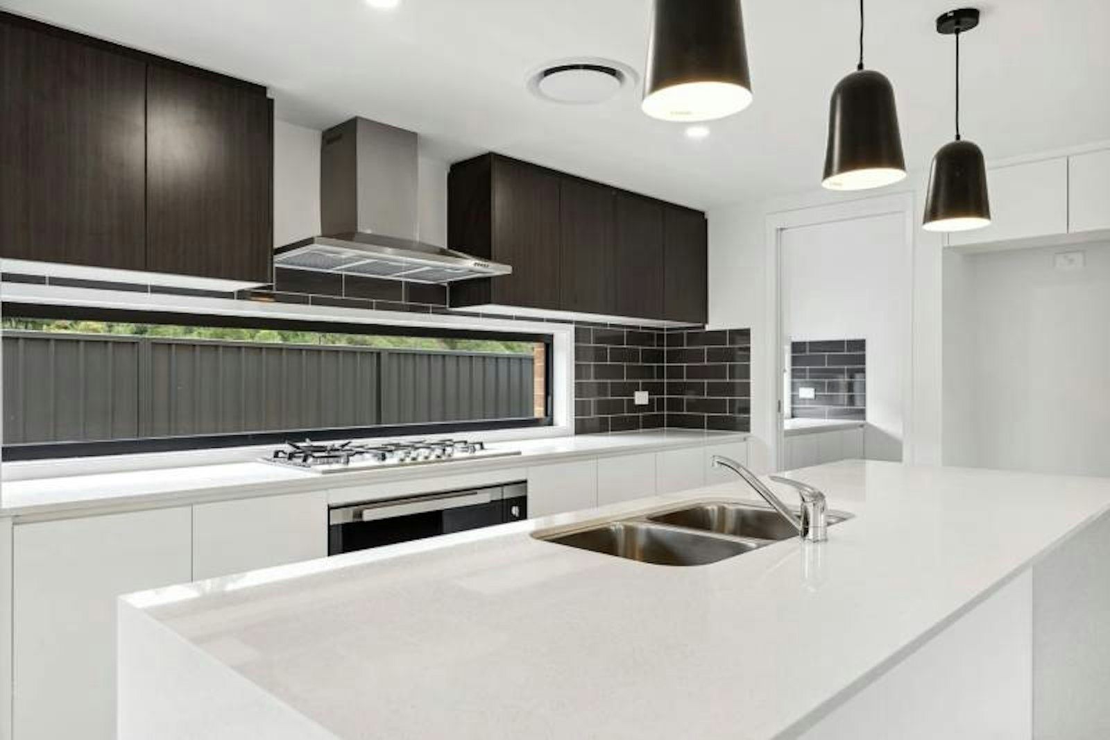 183 Water Street WILLAWONG, QLD 4110-6