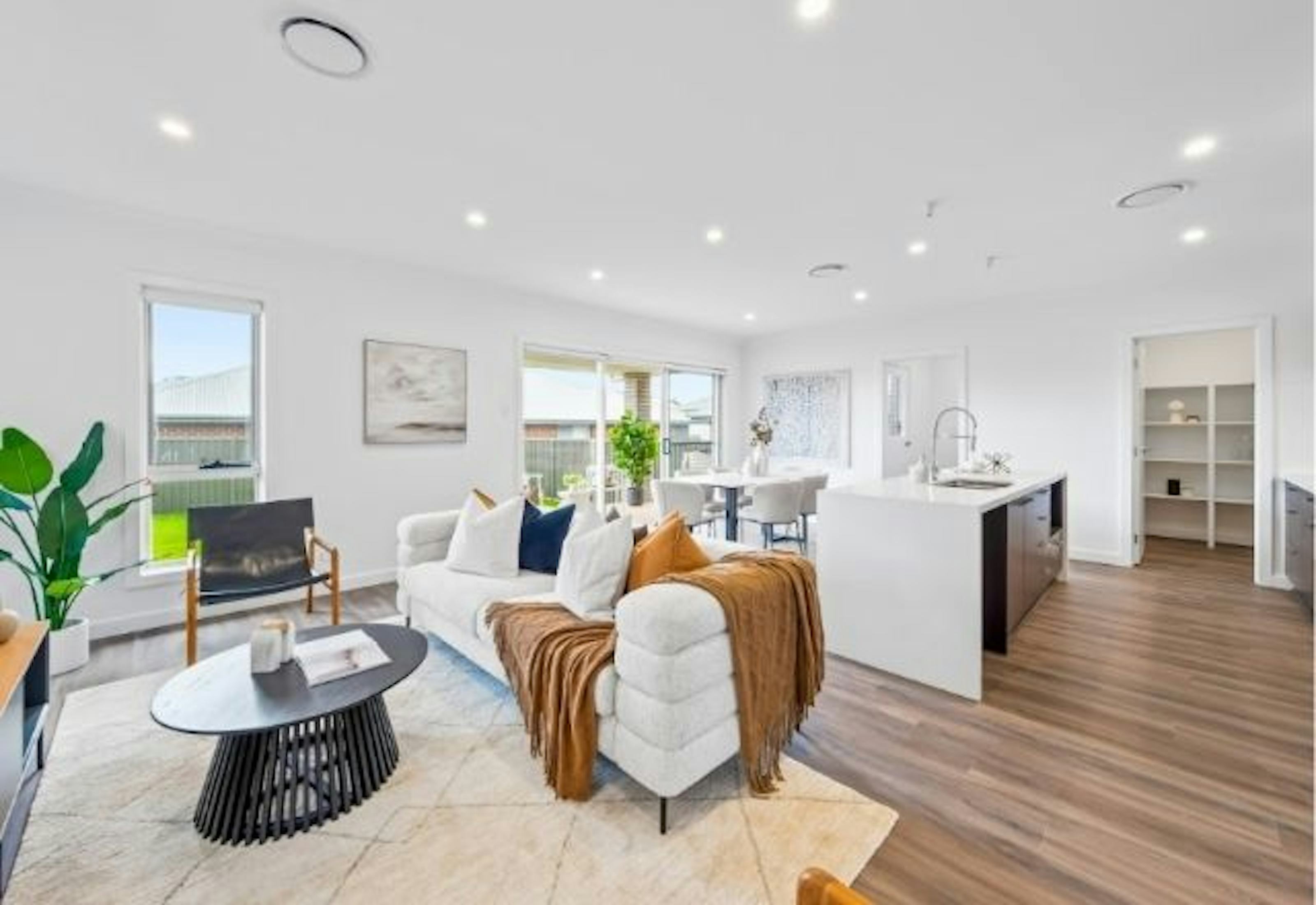 2086 38 Scandinavian Cct ROUSE HILL, NSW 2155-7