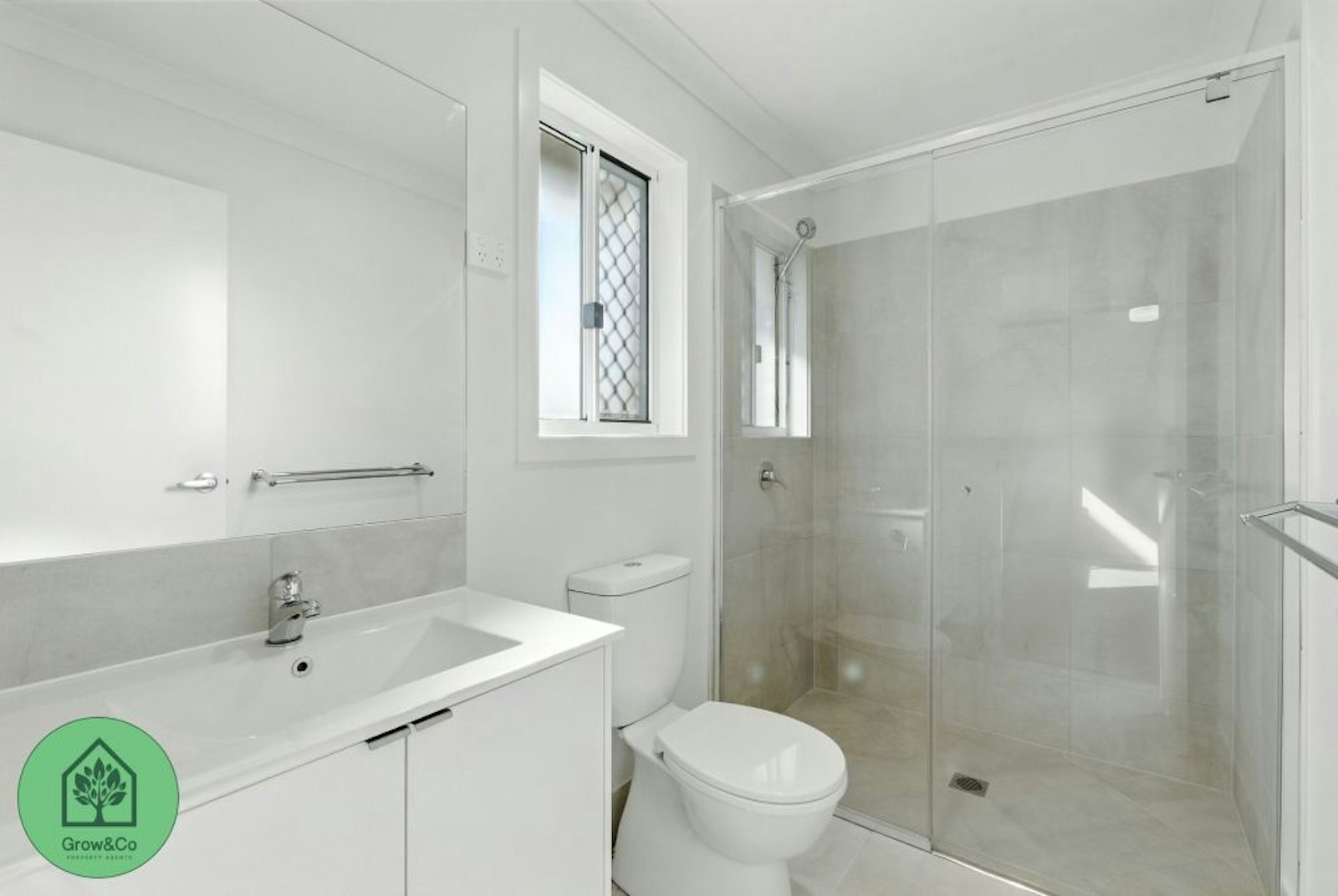 111 Oberon Crescent YARRABILBA, QLD 4207-1
