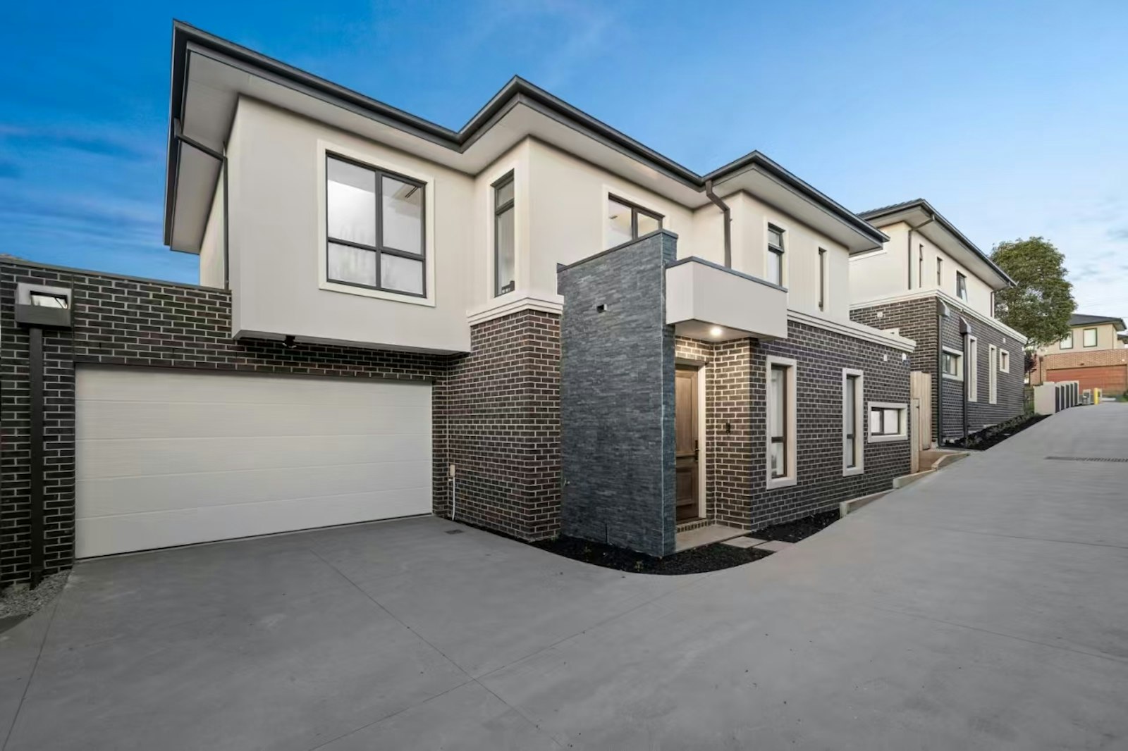 3 32 Cumming St Burwood, VIC 3125