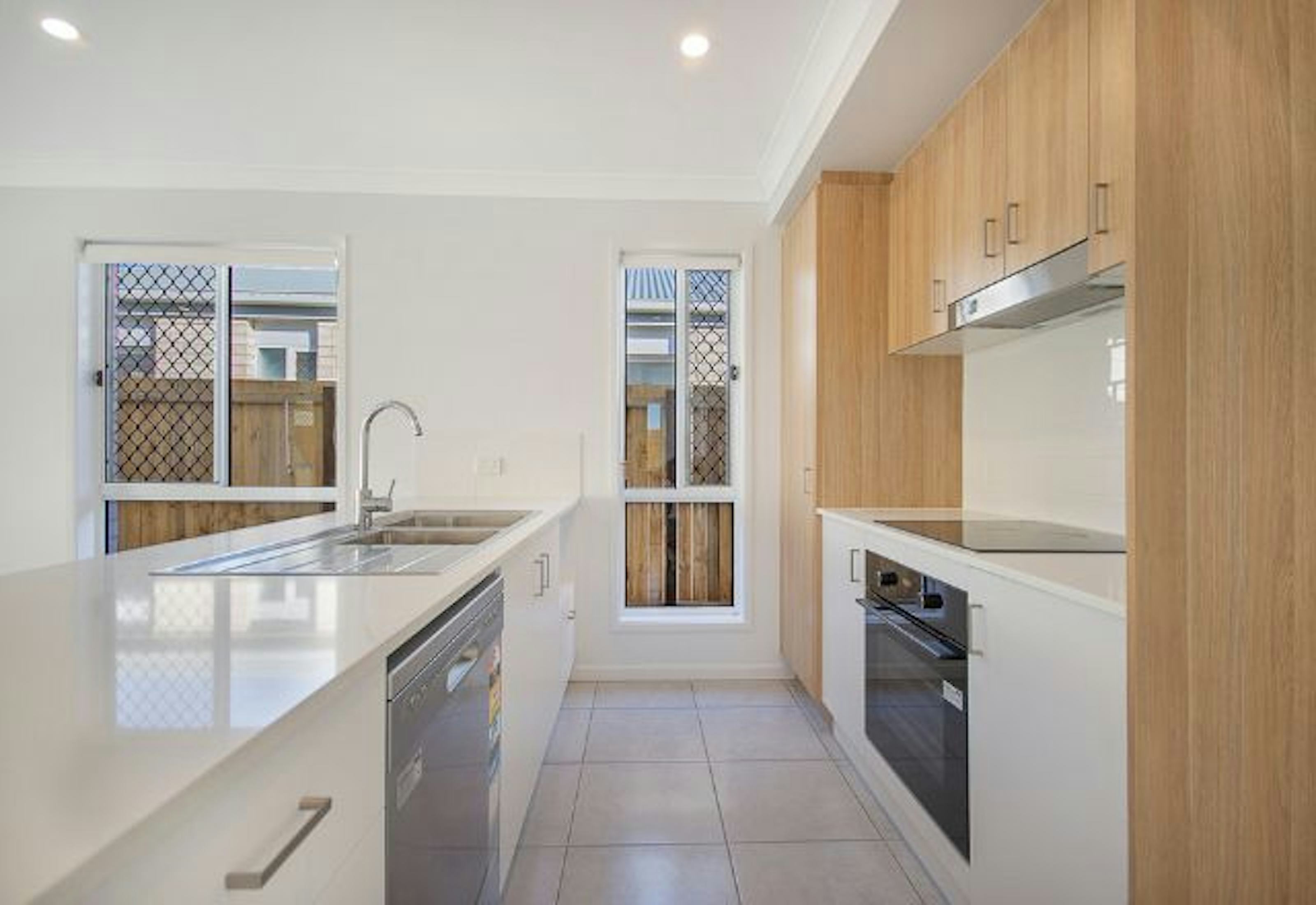 84 Soho Drive DEEBING HEIGHTS, QLD 4306-2