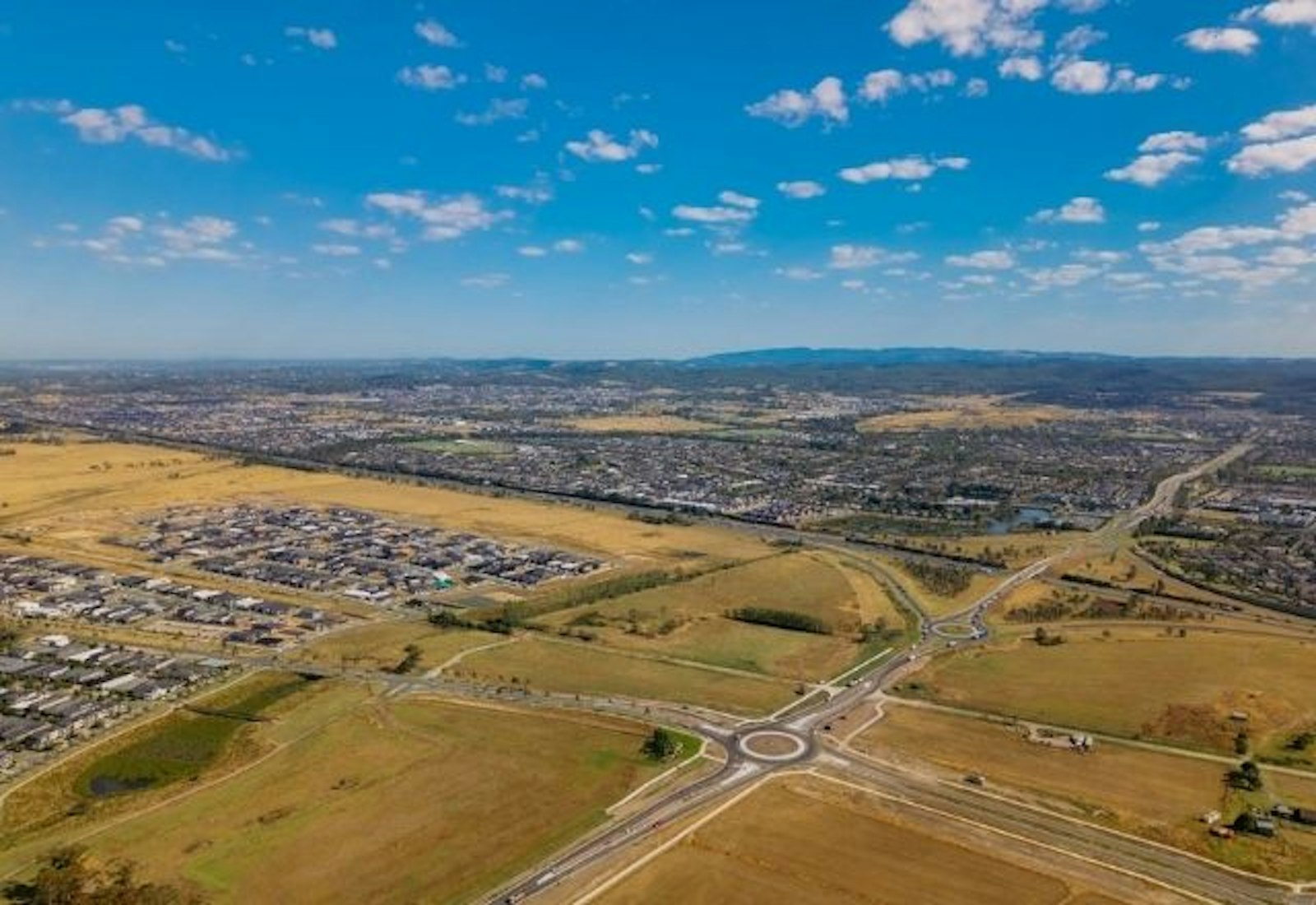 1023 Tussocks Way OFFICER, VIC 3809-8
