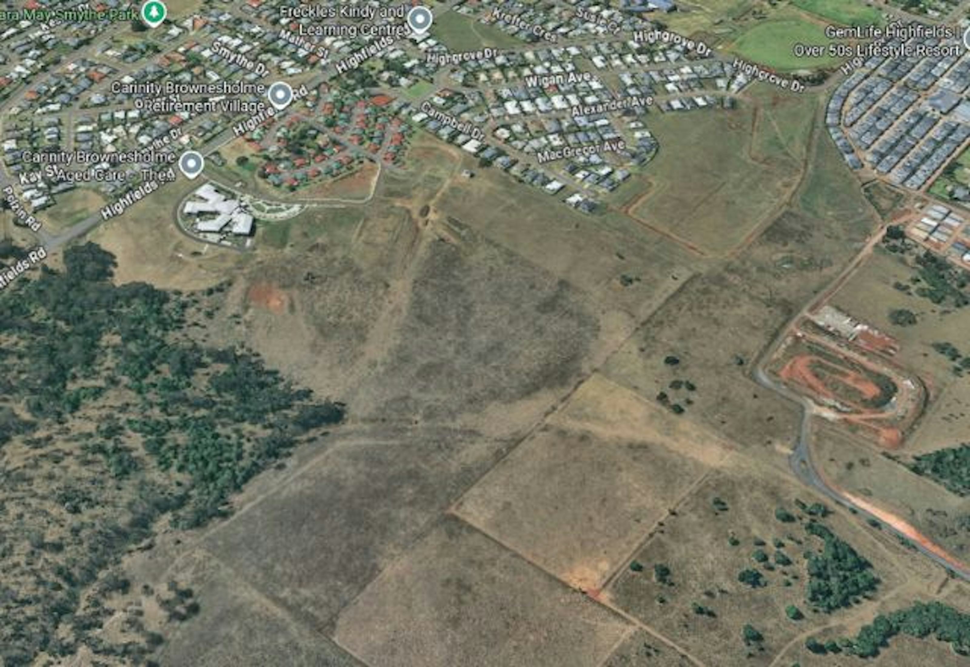 825 New Rd. HIGHFIELDS, QLD 4352-9
