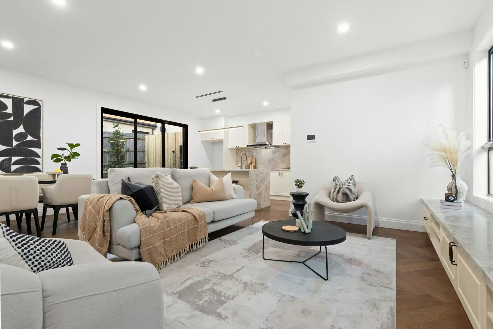 1 32 Cumming St Burwood, VIC 3125-2