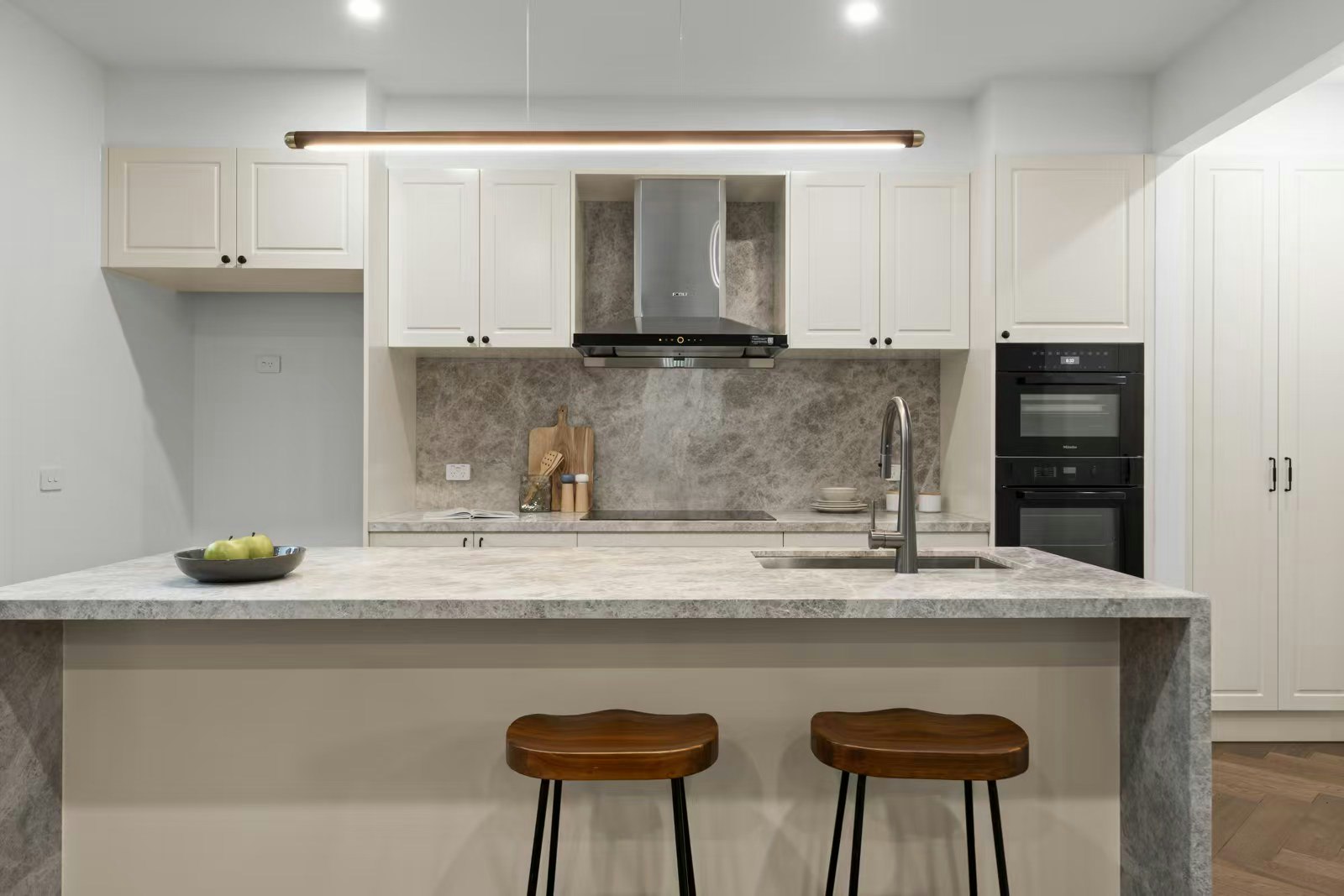 1 32 Cumming St Burwood, VIC 3125-7