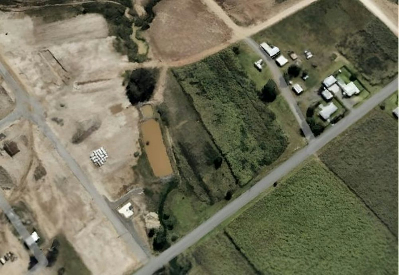 175 New Rd. NIKENBAH, QLD 4655-1