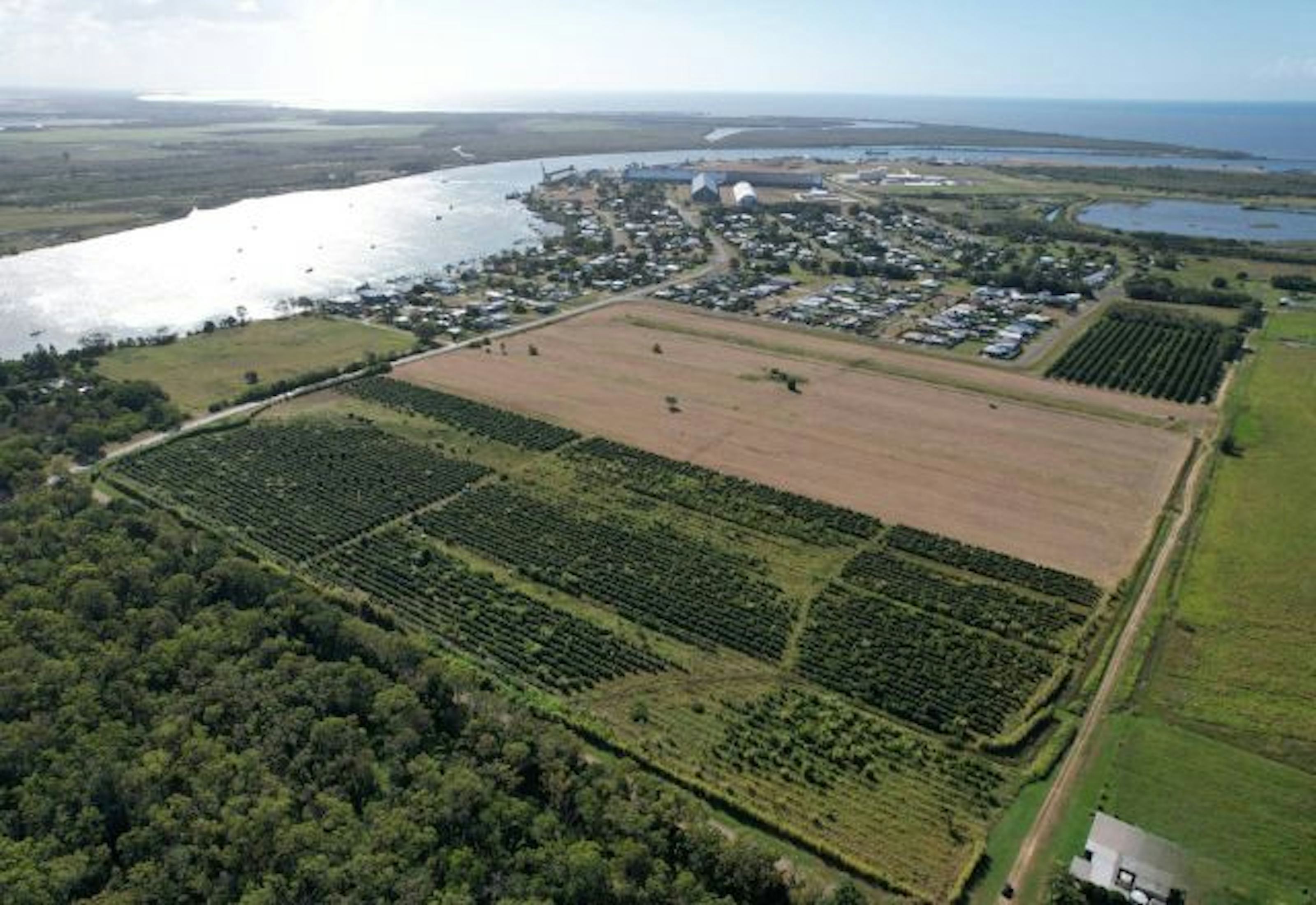 126 New Rd. BURNETT HEADS, QLD 4670-4