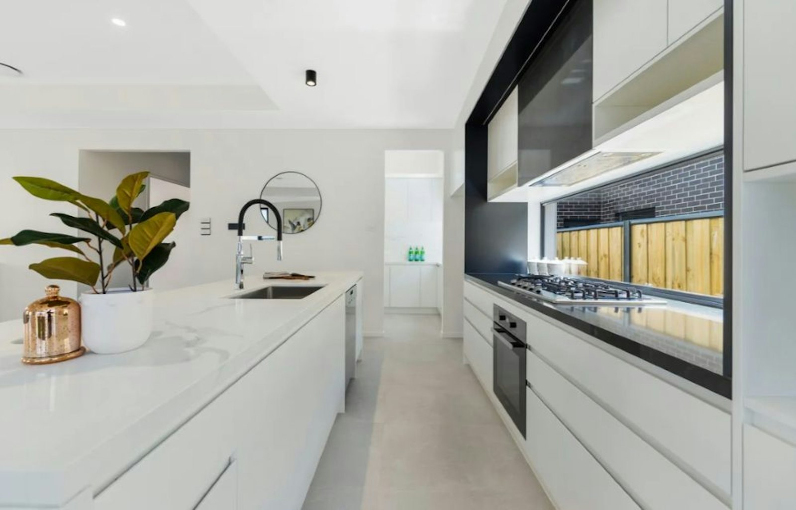 39 183 Springfield Rd. (201) ORAN PARK, NSW 2570-5