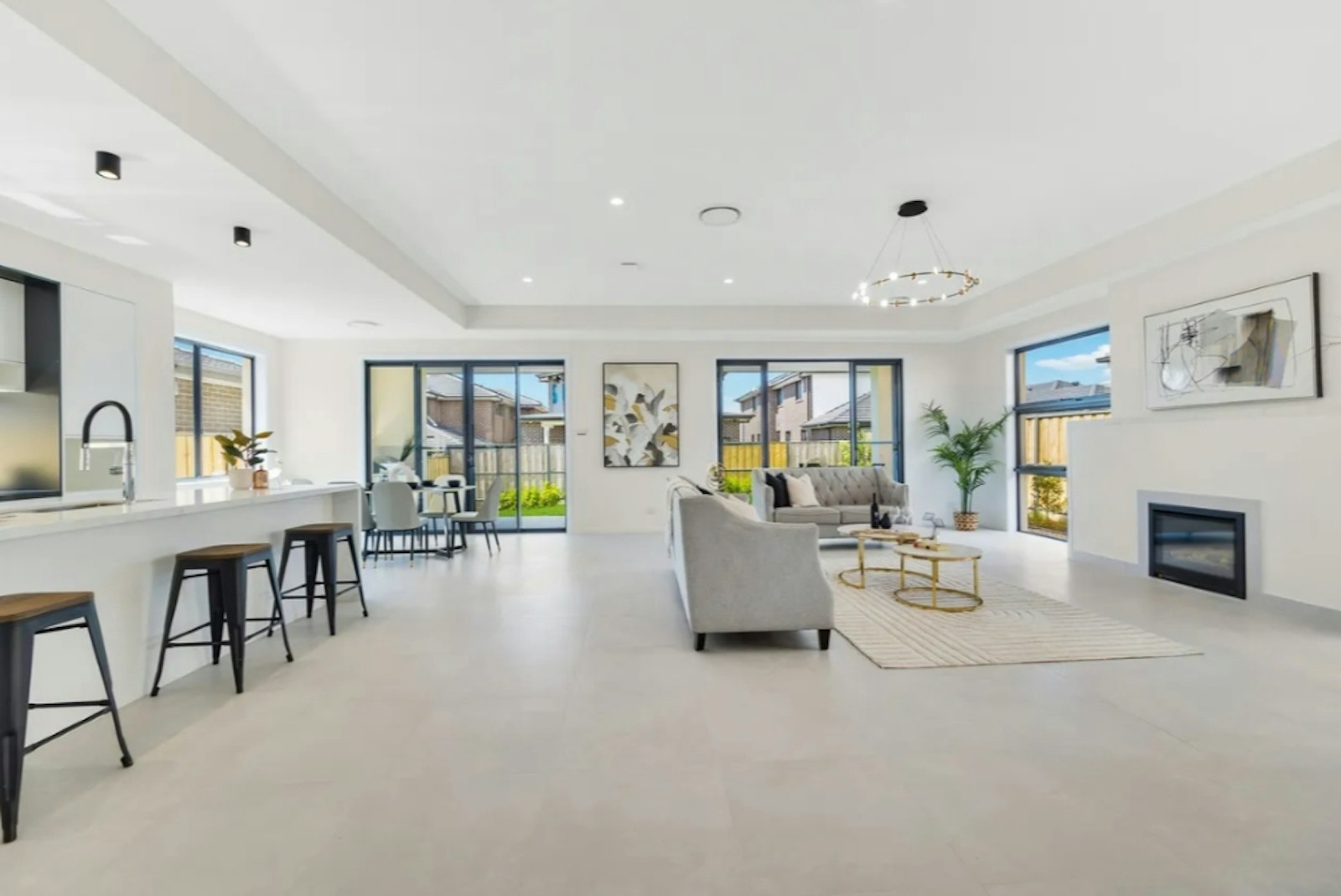 39 183 Springfield Rd. (201) ORAN PARK, NSW 2570-6