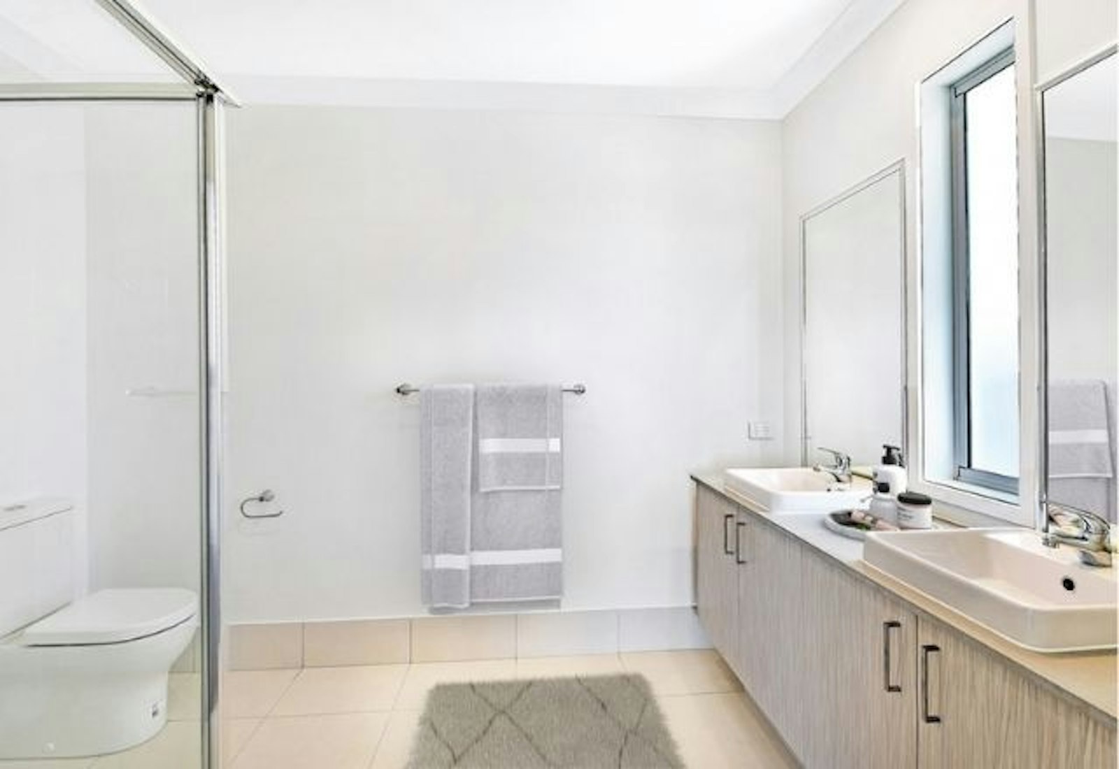 158 Villa Boulevard NERANG, QLD 4211-2