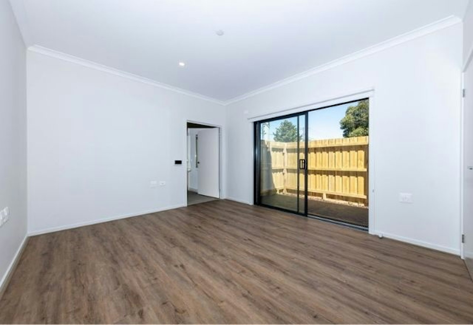 248 Honniball Dr. THOMASTOWN, VIC 3074-7