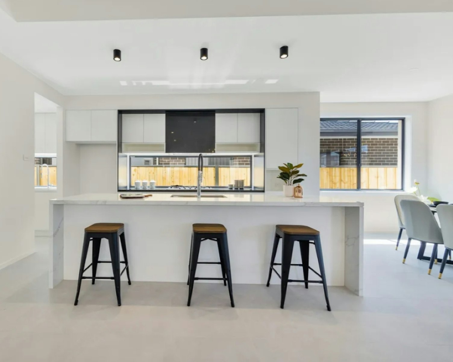 39 183 Springfield Rd. ORAN PARK, NSW 2570-4