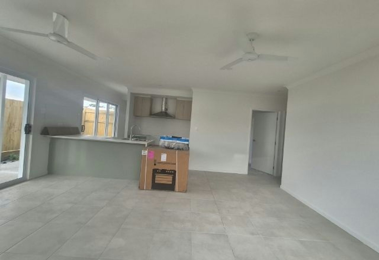 10 Argentia Circuit MORAYFIELD, QLD 4506-5