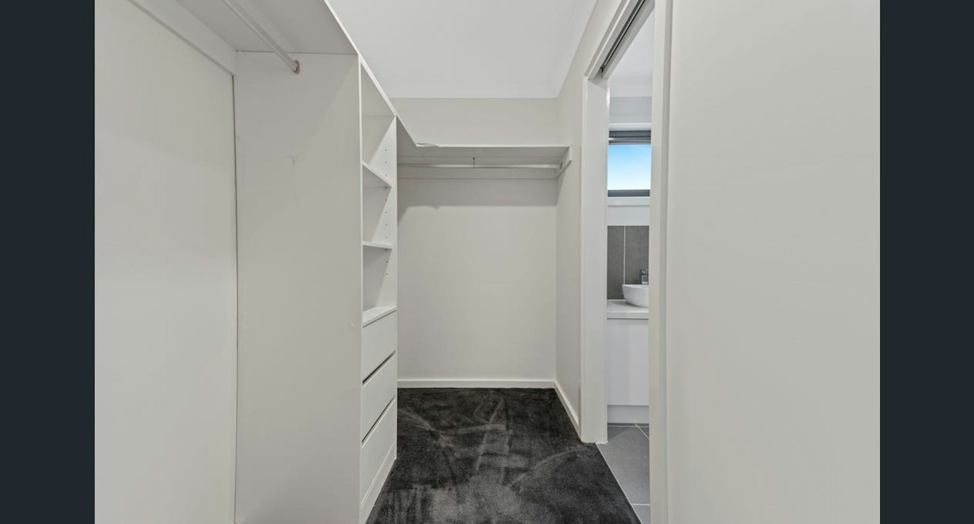 122 Walls Road Werribee, VIC 3030-2